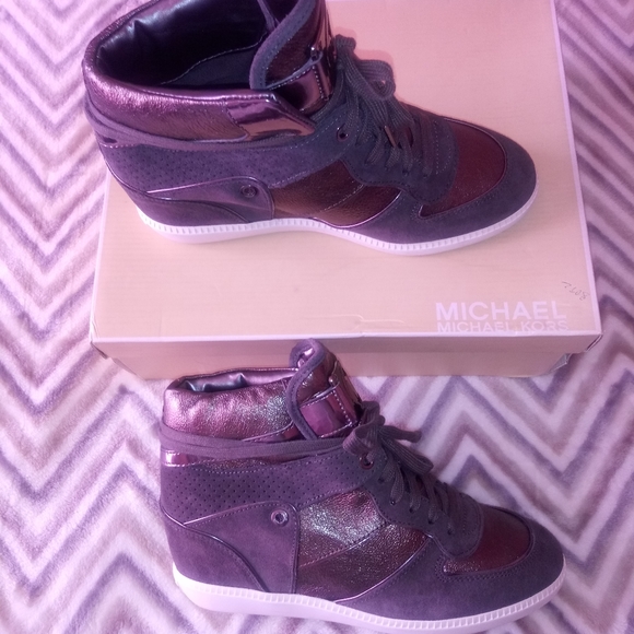 Michael Kors Nikko Wedge High Top Sneaker - Picture 5 of 9
